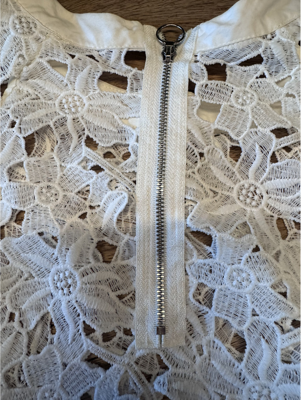 Anthropologie Eri & Ali White Lace Boho Blouse L Remy Flutter Sleeve Cottagecore